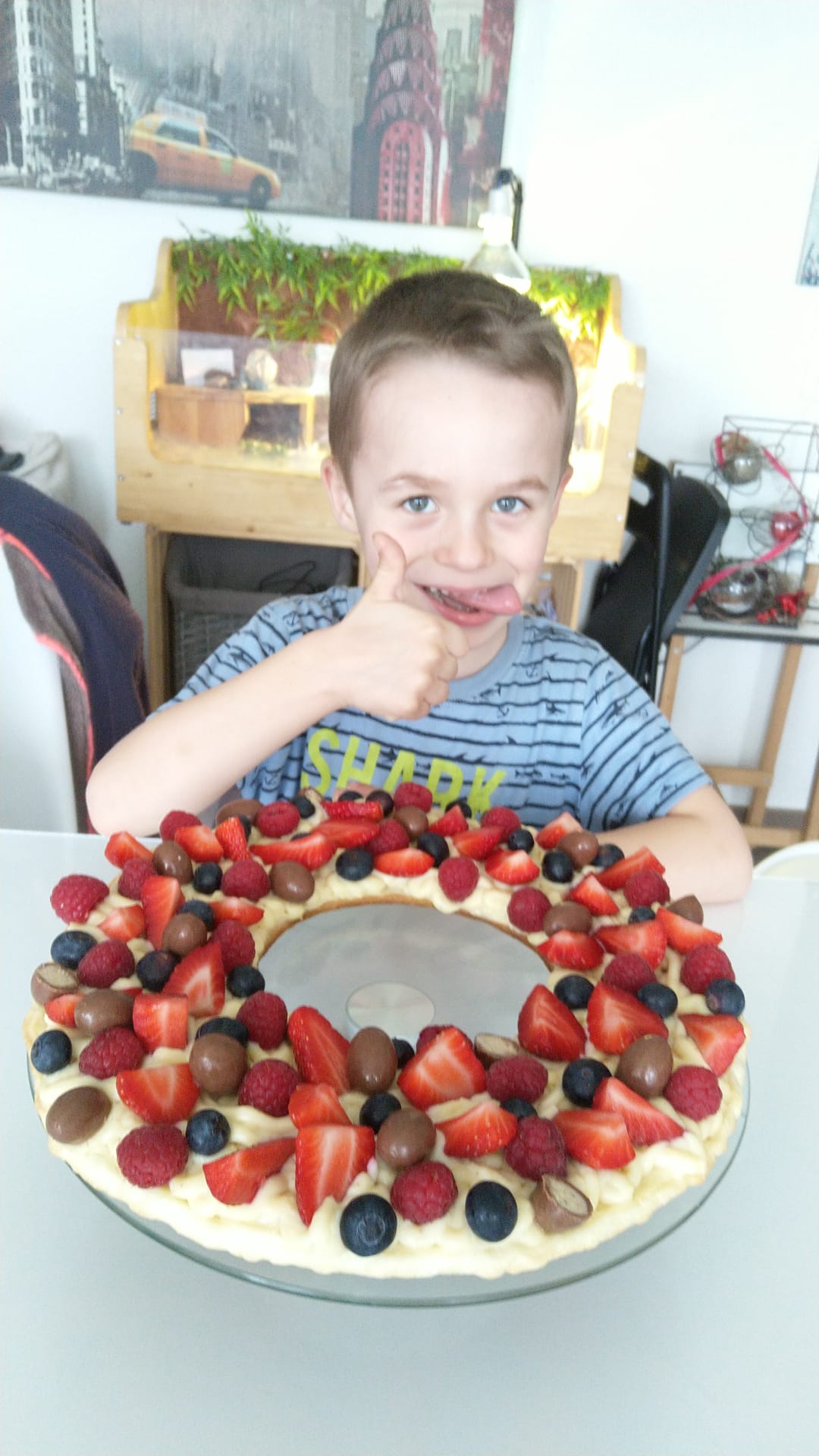 natheo_et_son_gateau.jpg